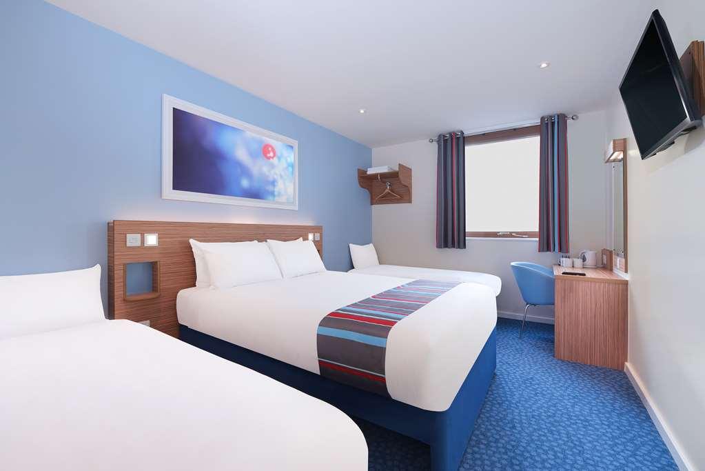 Travelodge London Hounslow Room photo