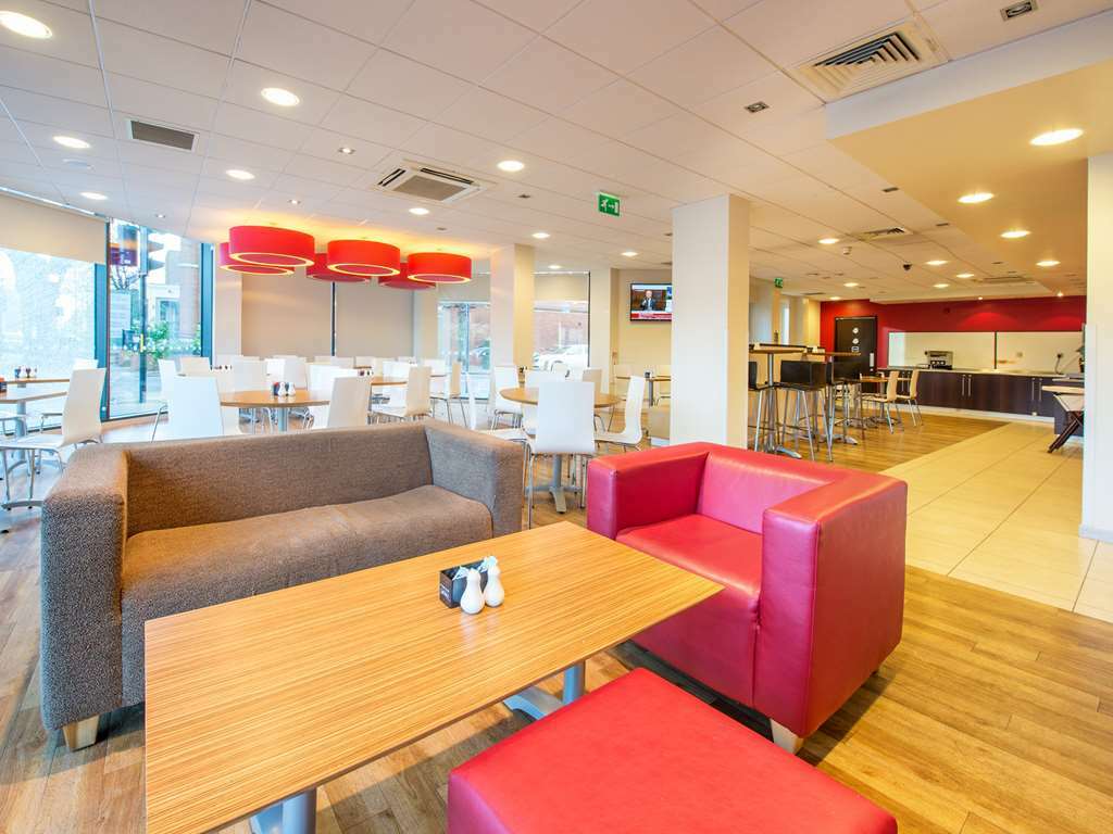 Travelodge London Hounslow Restaurant photo