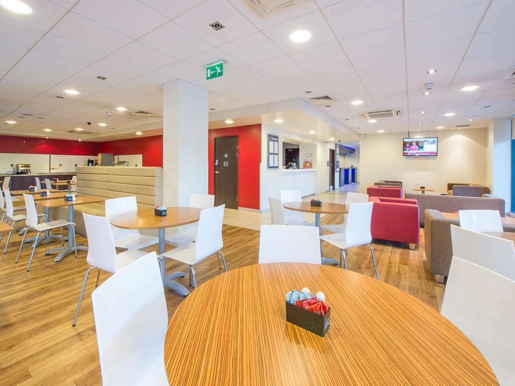 Travelodge London Hounslow Restaurant photo