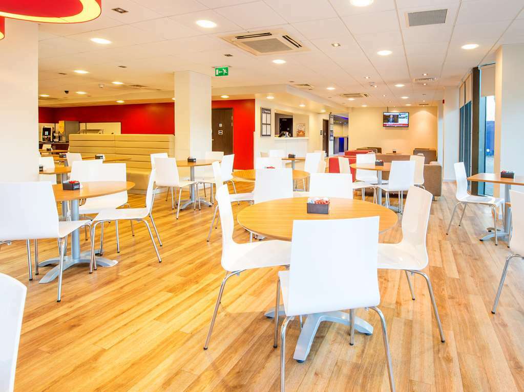 Travelodge London Hounslow Restaurant photo