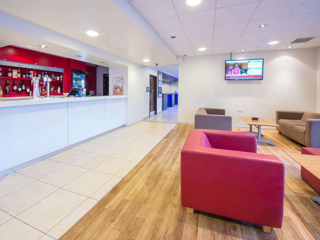 Travelodge London Hounslow Restaurant photo