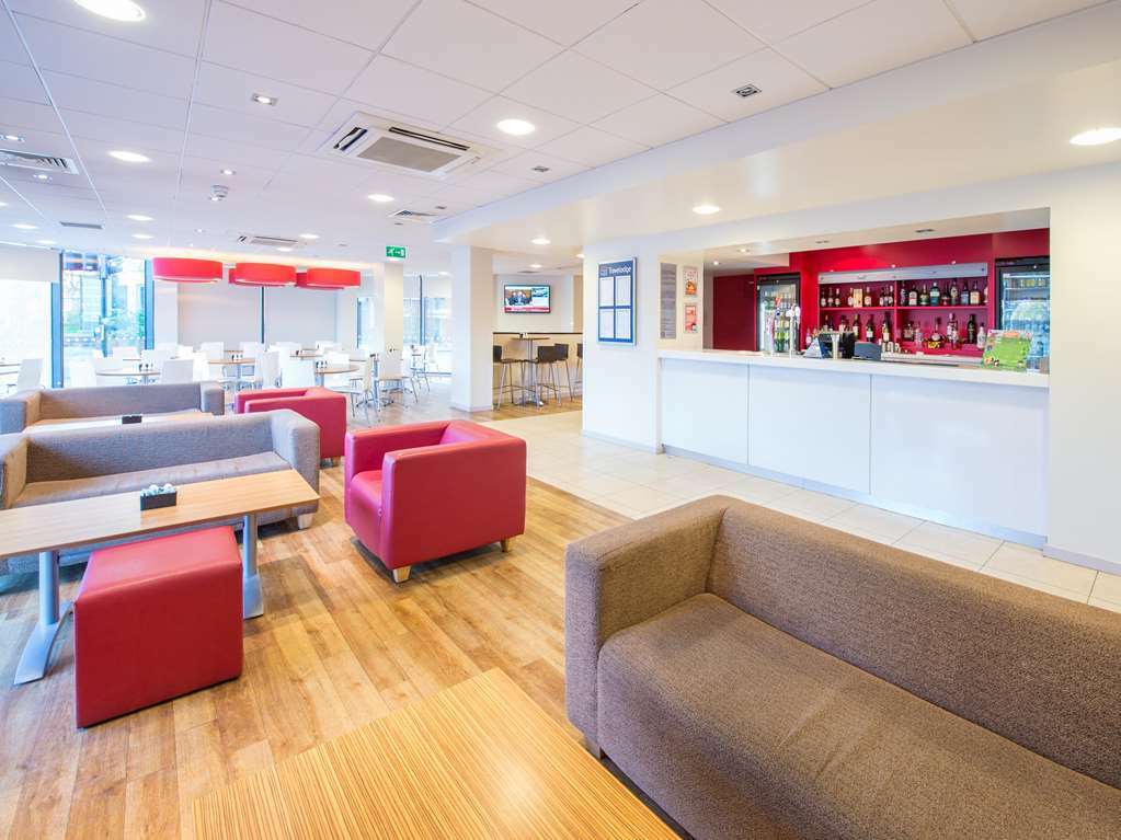 Travelodge London Hounslow Restaurant photo