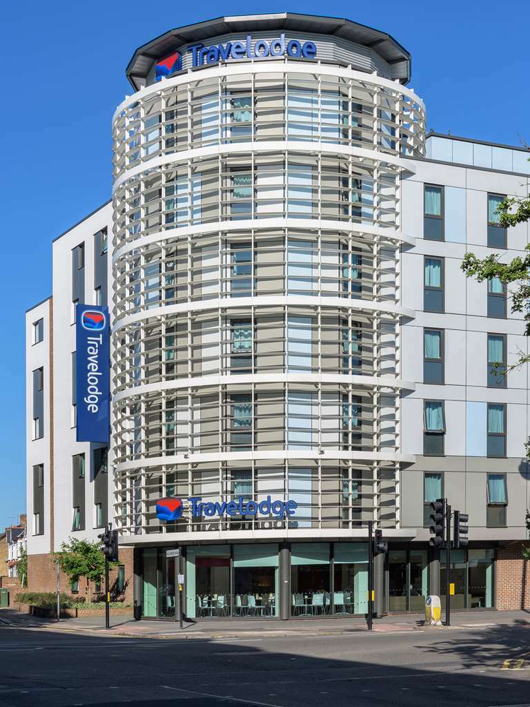 Travelodge London Hounslow Exterior photo