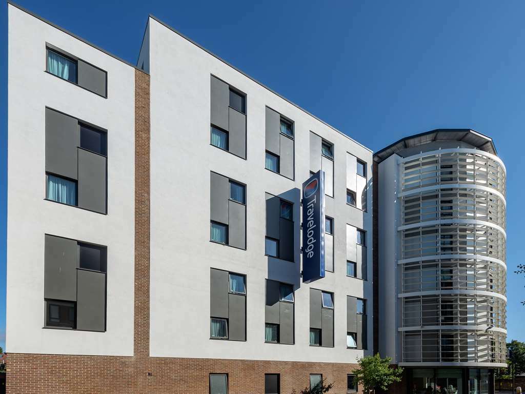 Travelodge London Hounslow Exterior photo