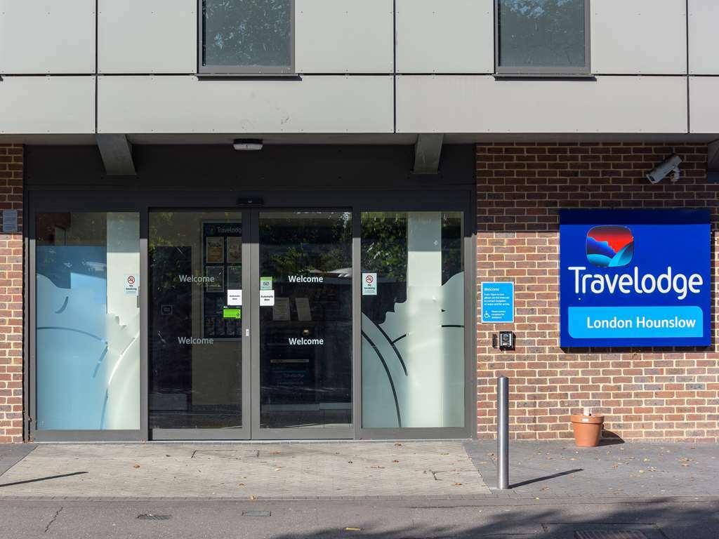 Travelodge London Hounslow Exterior photo