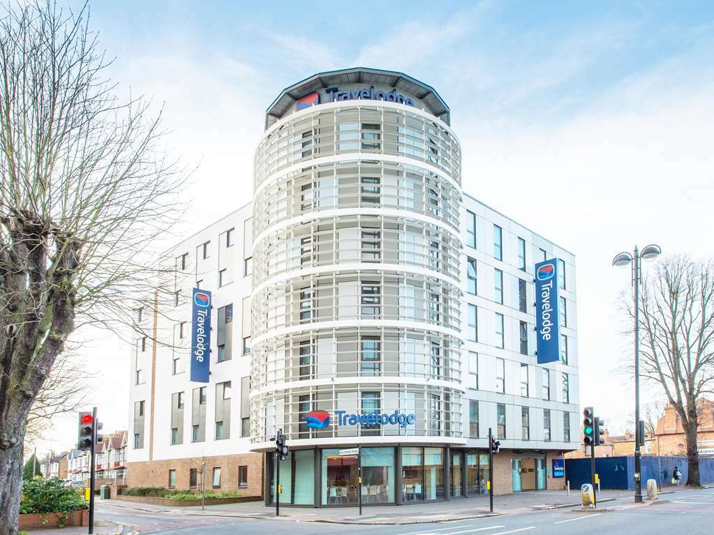 Travelodge London Hounslow Exterior photo